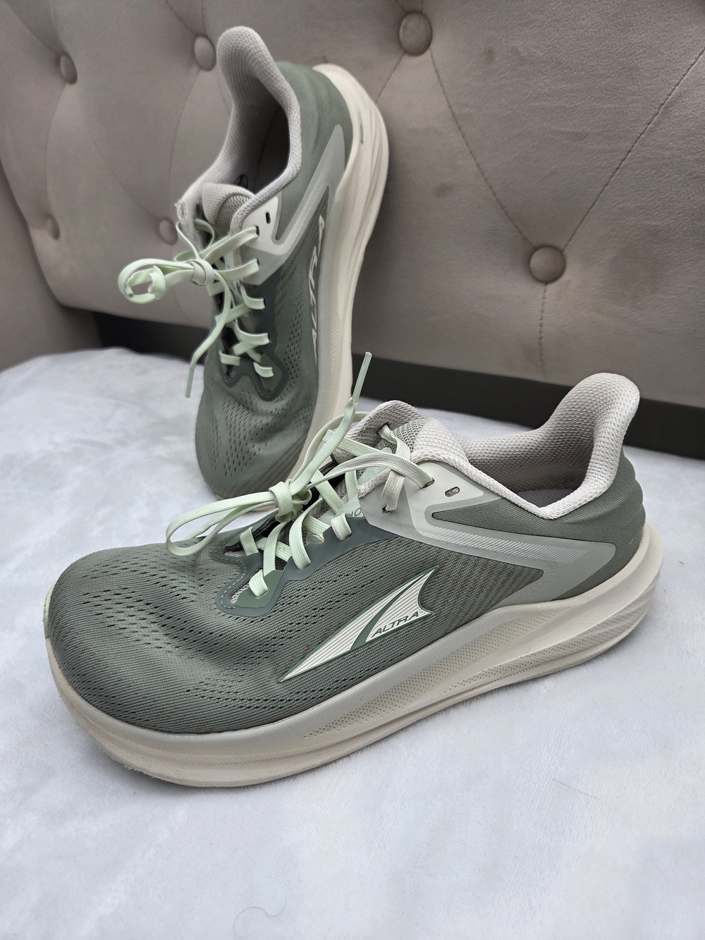 Altra Torin 8 Women’s Size 9 Dusty Olive Zero Drop Running Shoes